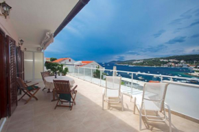  Guesthouse Seaview  Хвар